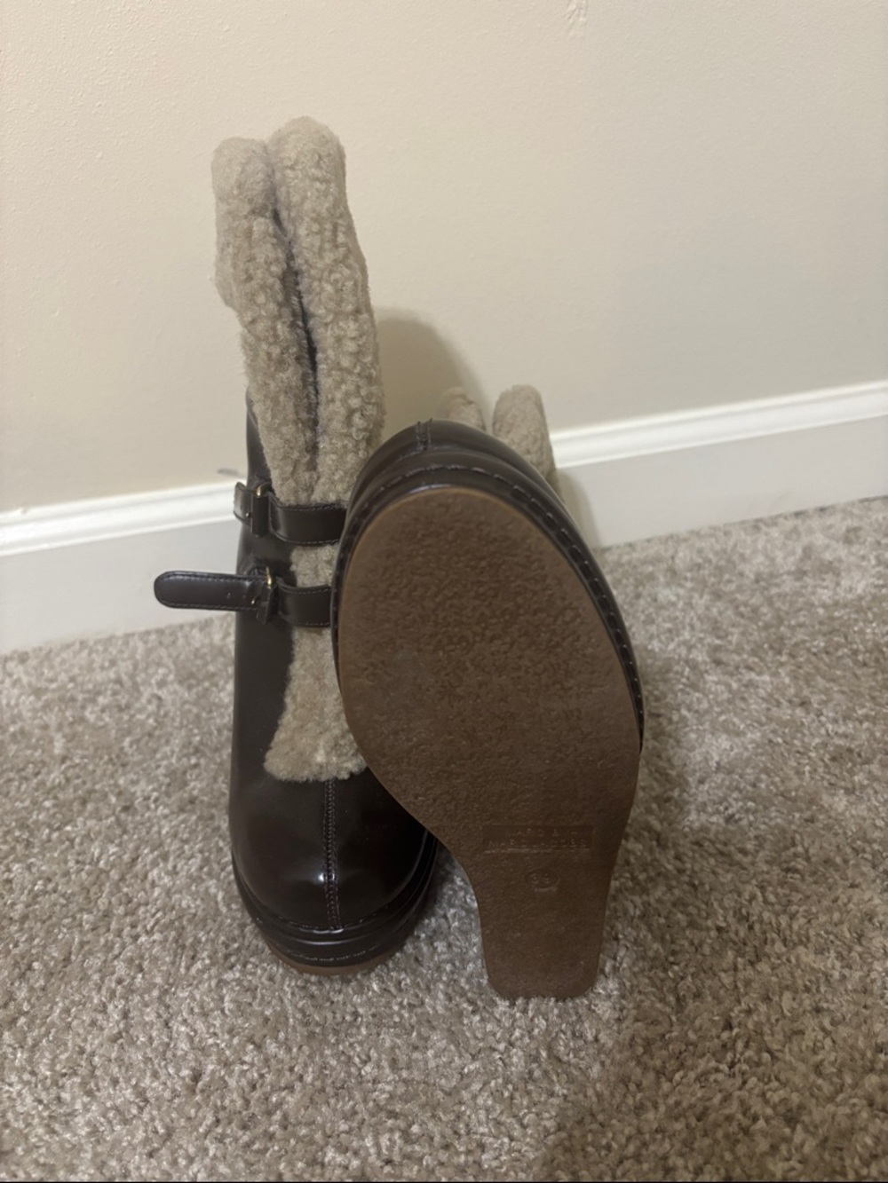 Marc by Marc Jacobs Dark Brown Wedge Boots with Cream Shearling - Picture 3 of 3